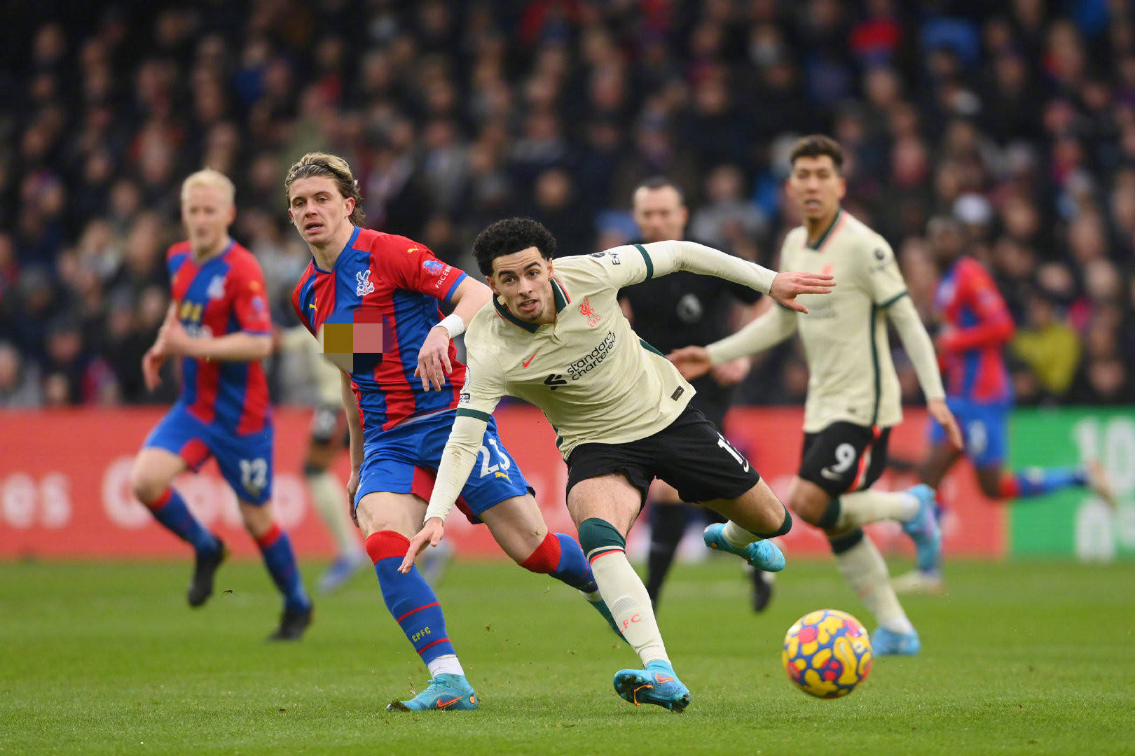 励球员在合 励球员在合